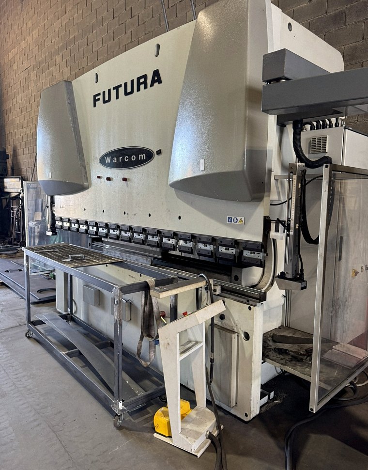 Utensili e registro posteriore della pressa piegatrice
